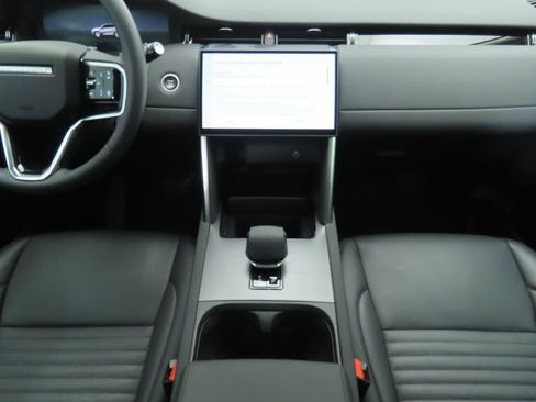 Used 2025 Land Rover Discovery Sport S image 13