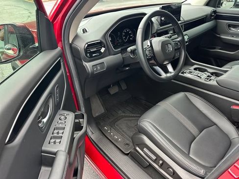 Used 2025 Honda Pilot EX-L image 9