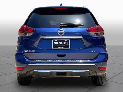 Used 2019 Nissan Rogue SV FWD image 4