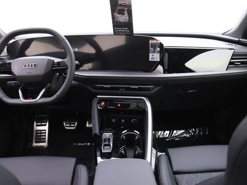 New 2025 Audi SQ5 Premium Plus image 8
