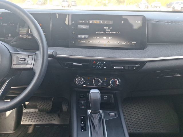 Certified 2025 Nissan Kicks SV FWD image 18