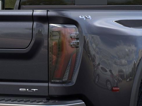 New 2026 GMC Sierra 3500 SLT w/ SLT Premium Package AWD/4WD image 11