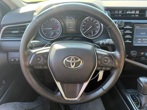 Used 2019 Toyota Camry SE w/ Carpet Mat Package FWD image 18