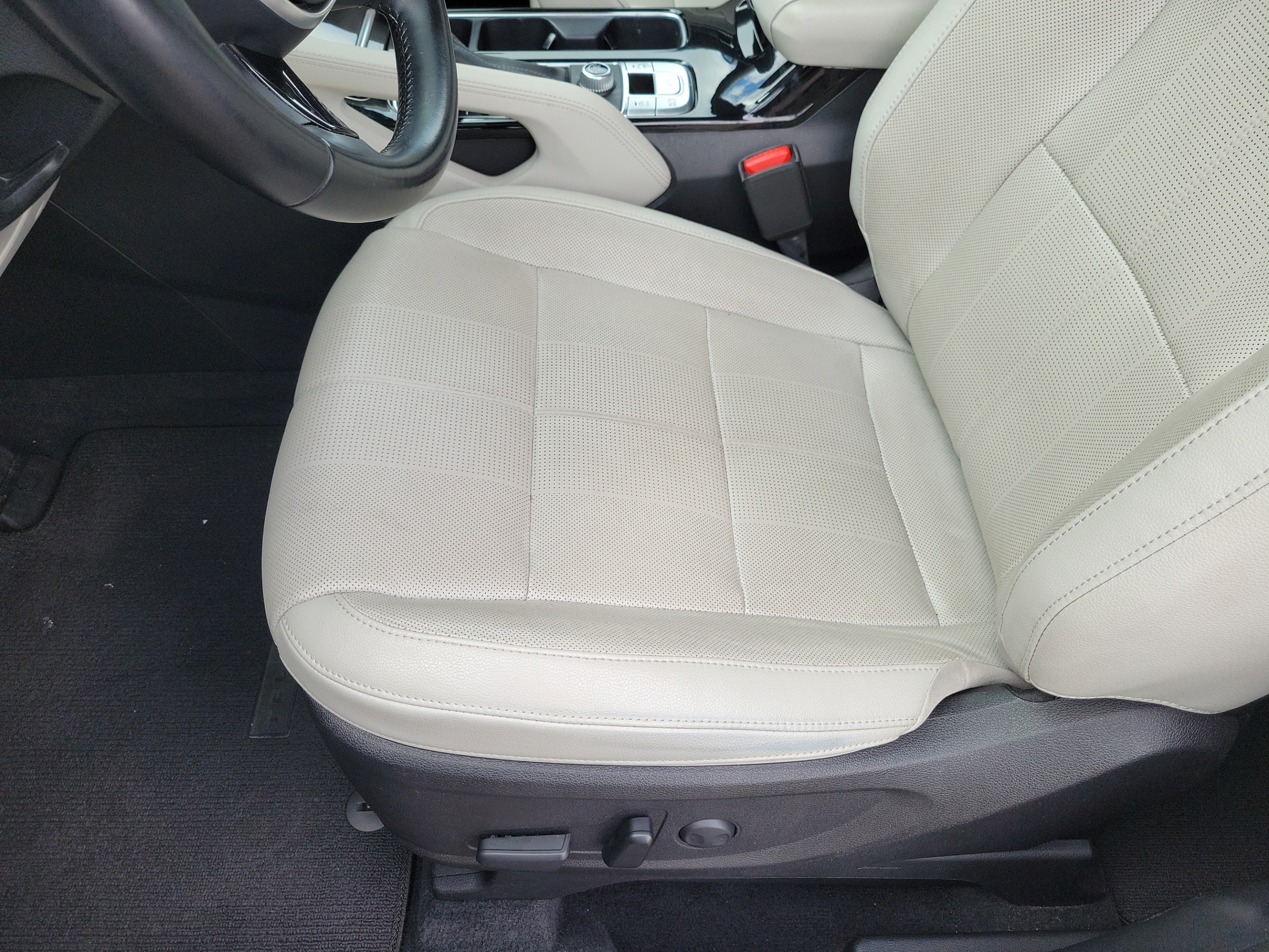 Used 2022 Kia Telluride EX w/ EX Premium Package FWD image 26
