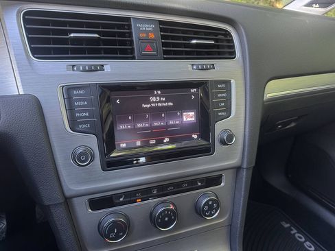 Used 2015 Volkswagen Golf SE w/ Lighting Package FWD image 16