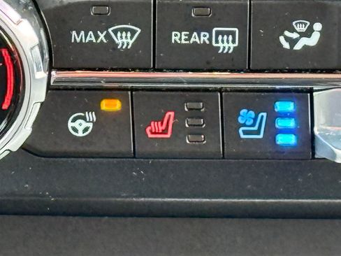 Used 2025 Ford F250 Lariat w/ Chrome Package image 24