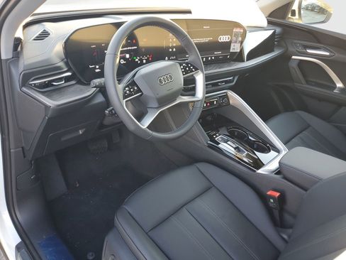 New 2025 Audi Q5 Premium image 18