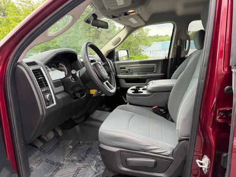 Used 2019 RAM 1500 Classic SLT AWD/4WD image 12