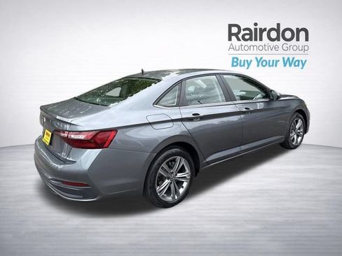 Used 2024 Volkswagen Jetta SE FWD image 7