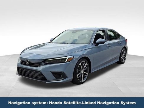 Used 2024 Honda Civic Touring image 4