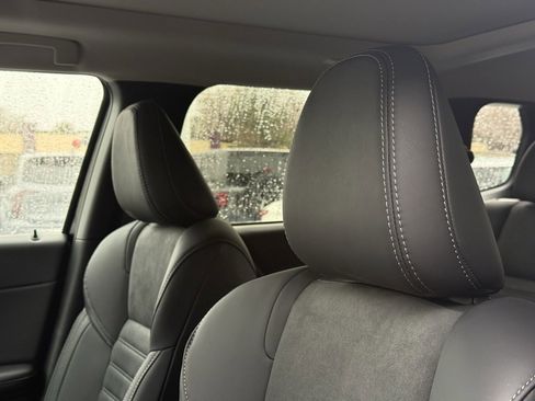 Used 2025 Mitsubishi Outlander SE image 11