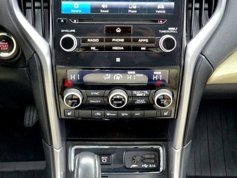 Used 2021 Subaru Ascent Premium w/ Convenience Package image 19