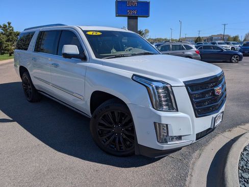 Used 2019 Cadillac Escalade ESV Platinum AWD/4WD image 4