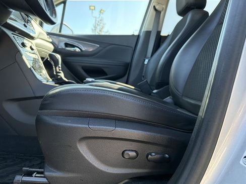 Used 2022 Buick Encore Preferred w/ Safety Package image 37