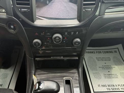 Used 2014 Chrysler 300 C RWD image 15