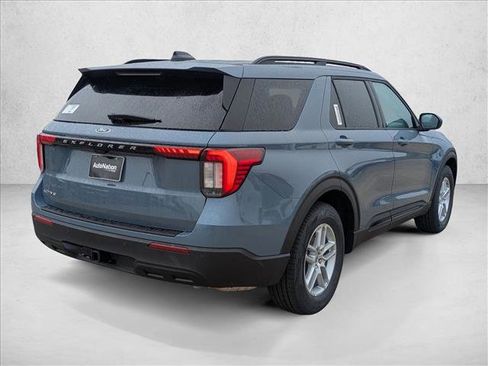 New 2026 Ford Explorer Active RWD image 5