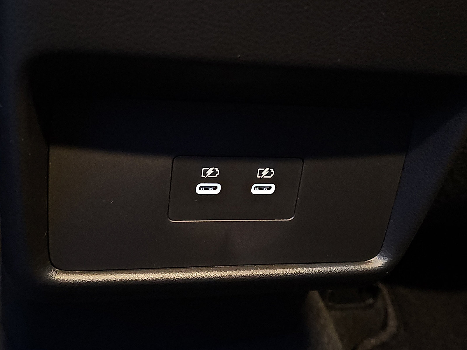 Used 2025 Nissan Rogue SL AWD/4WD image 12