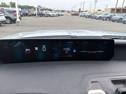 Used 2025 Ford Expedition Active AWD/4WD image 14