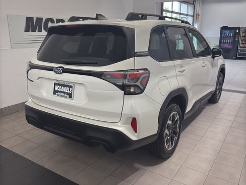 Used 2025 Subaru Forester Premium w/ Convenience Package #1 image 4