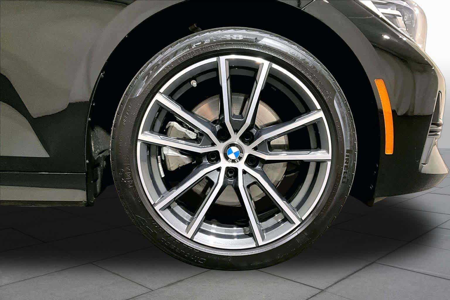 Used 2022 BMW 330i xDrive Sedan w/ Driving Assistance Package AWD/4WD image 10