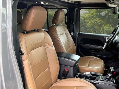 Used 2021 Jeep Gladiator Overland AWD/4WD image 7