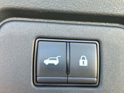 Used 2024 Nissan Rogue SV image 15