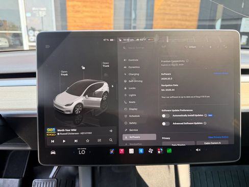 Used 2022 Tesla Model Y Long Range AWD/4WD image 43