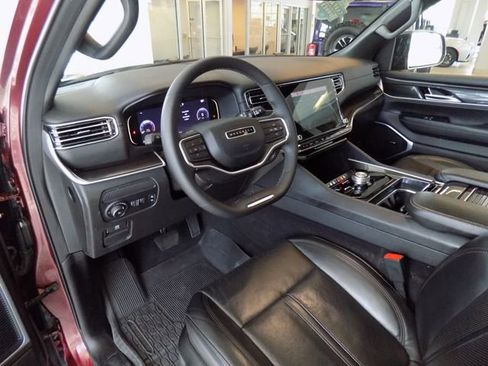 Certified 2024 Jeep Wagoneer L 4WD w/ Premium Group I image 18