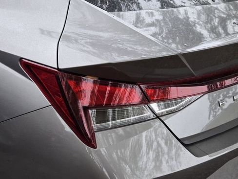 Used 2023 Hyundai Elantra SEL w/ Convenience Package image 8