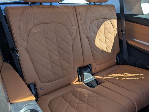 Used 2024 BMW X7 xDrive40i AWD/4WD image 13