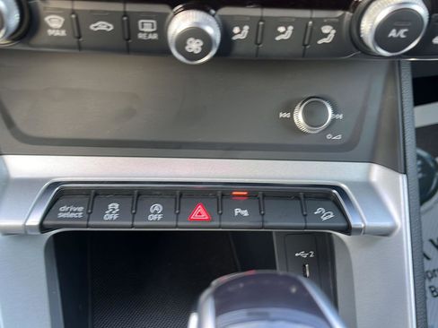 Used 2025 Audi Q3 2.0T Premium image 20