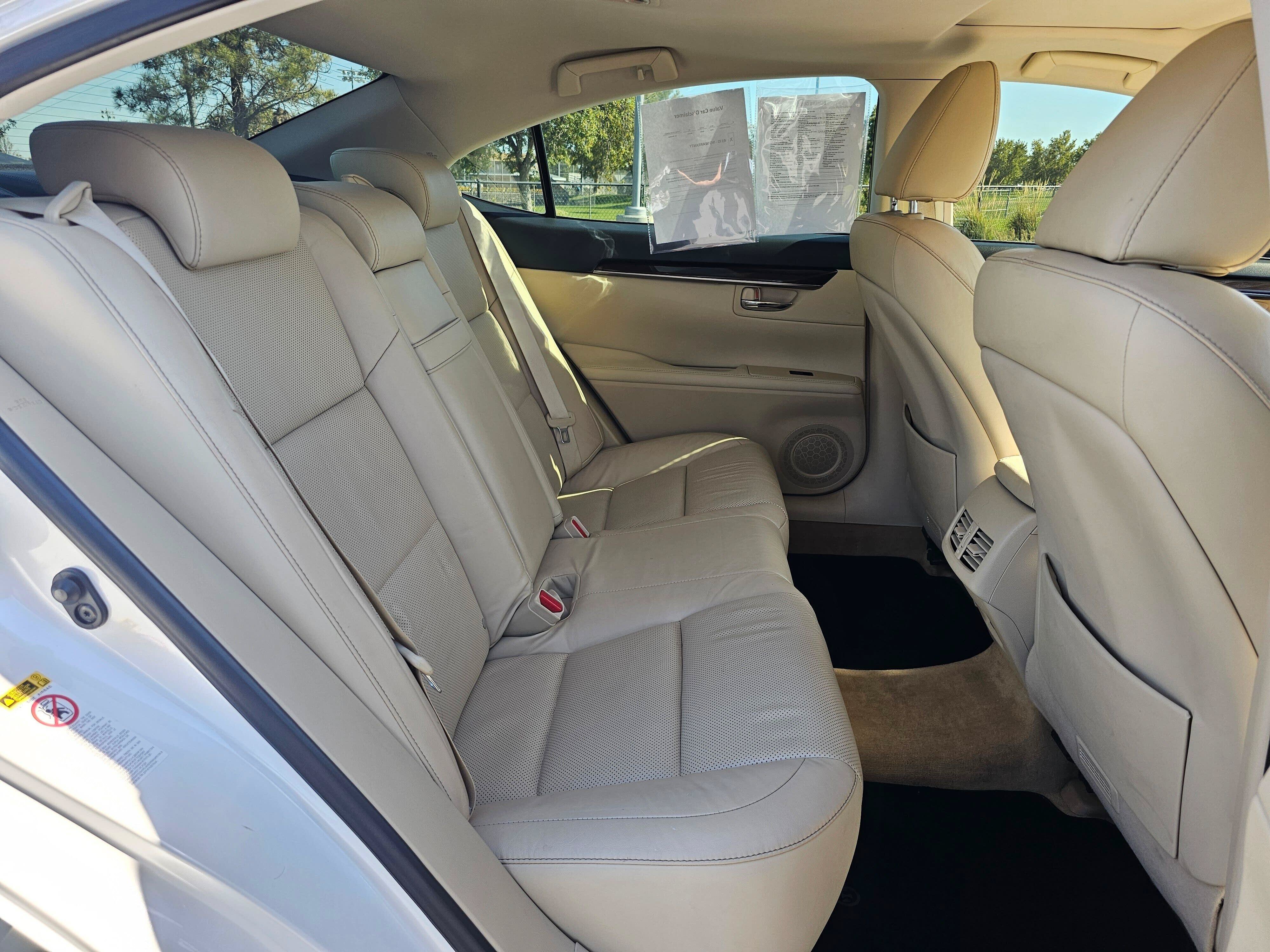 Used 2015 Lexus ES 350 w/ Luxury Package FWD image 12