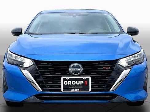 Certified 2025 Nissan Sentra SR FWD image 4