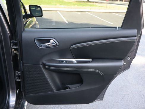 Used 2018 Dodge Journey Crossroad FWD image 27