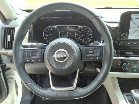 Used 2023 Nissan Pathfinder SL w/ SL Premium Package AWD/4WD image 17