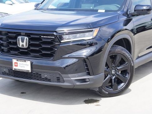 Used 2025 Honda Pilot Black Edition image 5