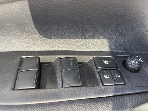 Used 2025 Toyota Corolla LE image 16