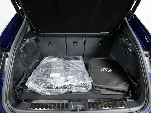 New 2026 Porsche Macan Electric image 33