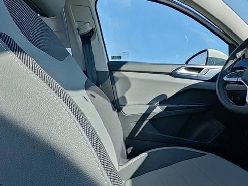 Used 2022 Volkswagen Taos SE image 28