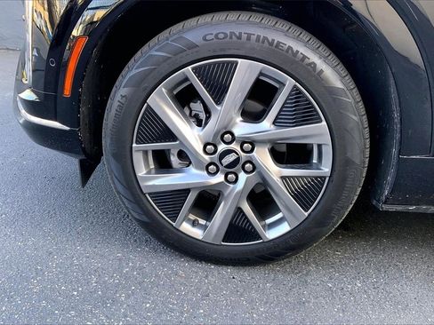 Used 2025 Cadillac Optiq Luxury 1 image 12