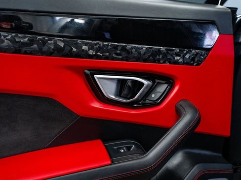 Used 2020 Lamborghini Urus image 64