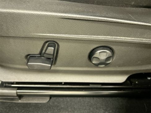 Used 2023 Alfa Romeo Stelvio Ti image 11