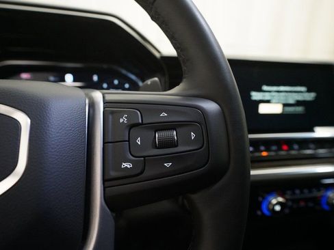 Used 2025 GMC Sierra 1500 Elevation image 18