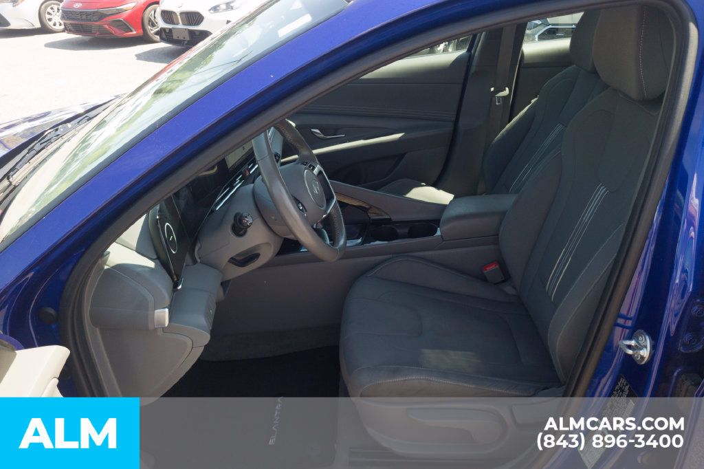 Certified 2025 Hyundai Elantra SEL FWD image 15
