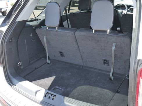 Used 2024 Ford Explorer XLT w/ Equipment Group 202A AWD/4WD image 18