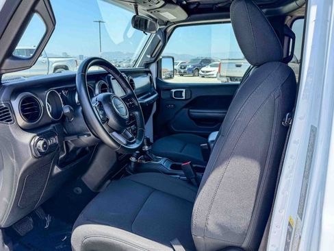 Used 2022 Jeep Wrangler Unlimited Sport AWD/4WD image 16