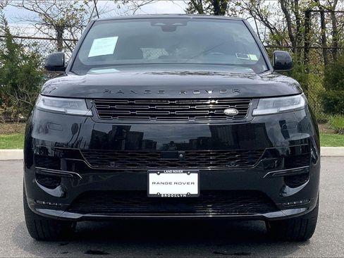 Used 2024 Land Rover Range Rover Sport Dynamic SE AWD/4WD image 2