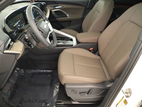 New 2025 Audi Q5 Premium image 23
