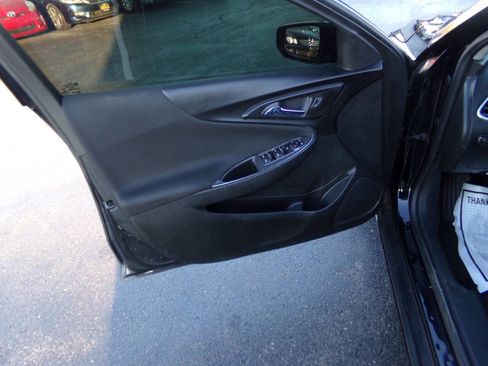 Used 2021 Chevrolet Malibu LT image 12