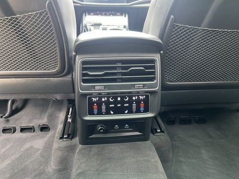 Used 2023 Audi SQ7 Prestige AWD/4WD image 17